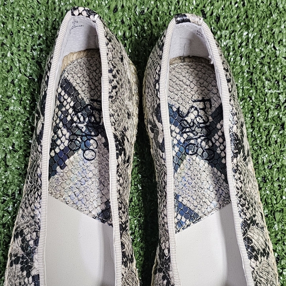 FRANCO SARTO | KIYA SNAKESKIN FAUX LEATHER PUFF ESPADRILLES - Picture 11 of 15